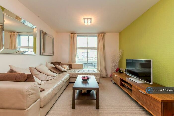 1 Bedroom Flat To Rent In Warwick Building, London, SW11