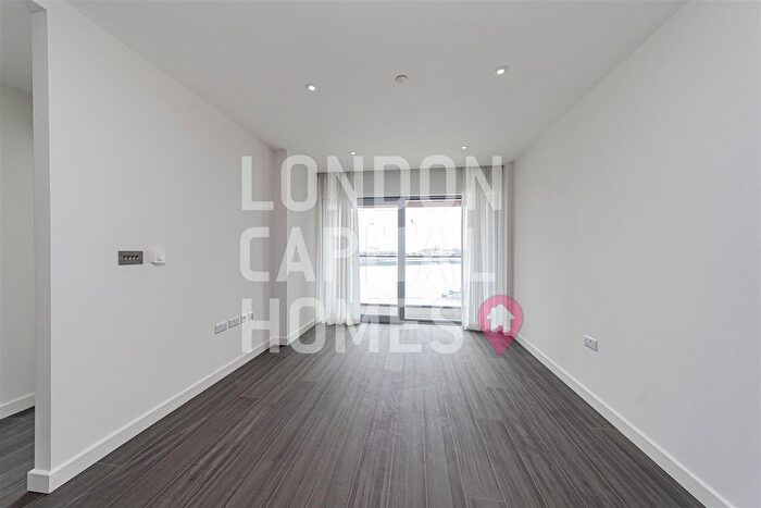 2 Bedroom Flat To Rent In Cutter Lane, London, SE10