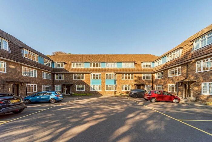 2 Bedroom Flat To Rent In Woodside Court, The Common, London, W5