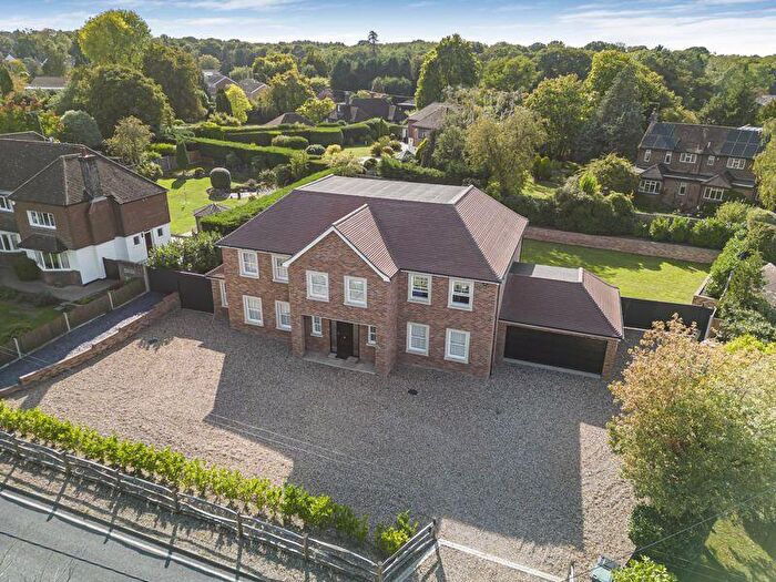 5 Bedroom Detached House For Sale In Tanyard Hill, Shorne, DA12