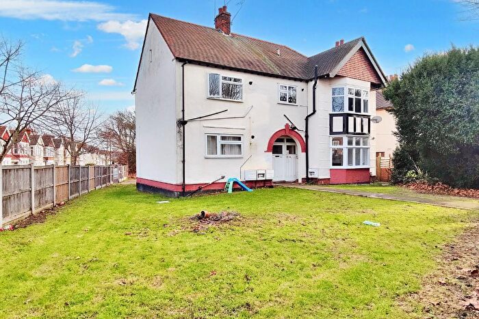 1 Bedroom Apartment To Rent In Boston Avenue, Southend-On-sea, Essex, SS2