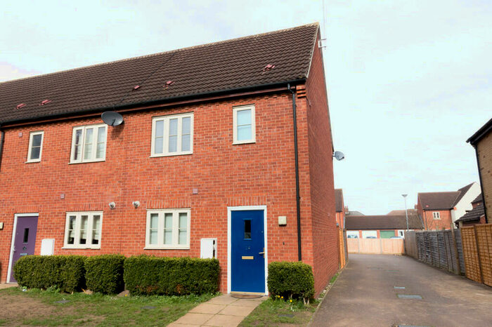 3 Bedroom End Of Terrace House To Rent In Chapman Road, Wellingborough, NN8