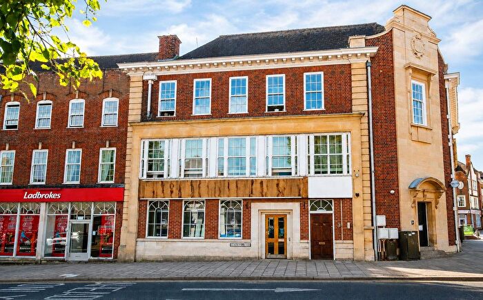 2 Bedroom Flat To Rent In Station Road, Letchworth Garden City, SG6