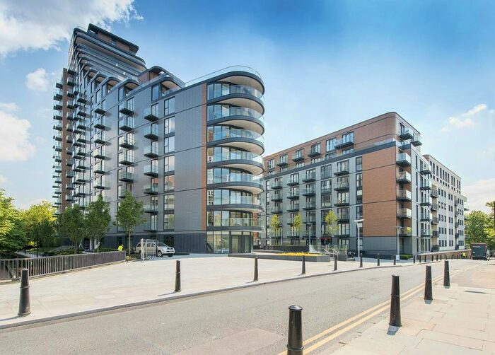 2 Bedroom Flat To Rent In Park Vista Tower, Wapping Lane, Wapping, London, E1W