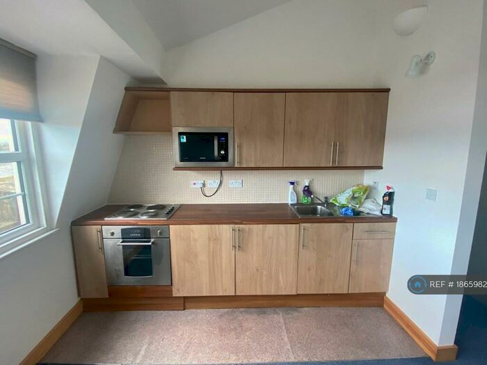 Studio To Rent In Hotwell Road, Bristol, BS8