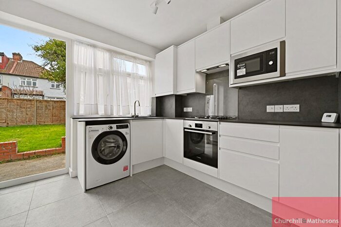 3 Bedroom Flat To Rent In Geary Road, London, NW10