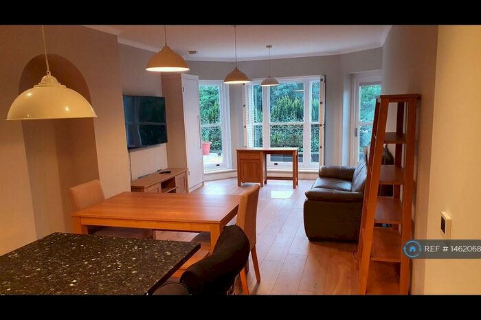 1 Bedroom Flat To Rent In Quarry Street, Guildford, GU1