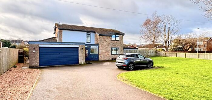 4 Bedroom Detached House For Sale In Fen Road, Washingborough, LN4