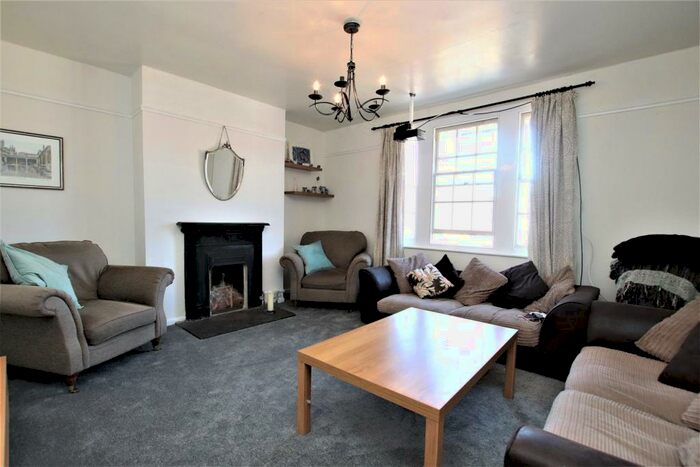 2 Bedroom Flat To Rent In Lower Oldfield Park, Bath, BA2