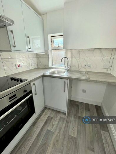 Studio To Rent In Nags Head Hill, Bristol, BS5