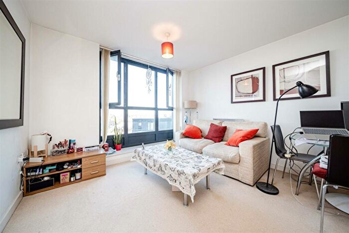 1 Bedroom Apartment To Rent In One The Sphere, Hallsville Road, London, E16