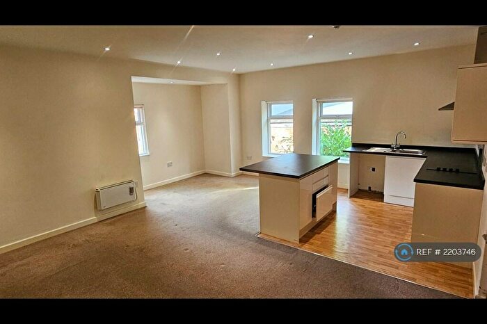 2 Bedroom Flat To Rent In Shire House, Bromsgrove, B60