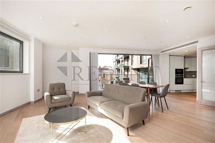 3 Bedroom Flat To Rent In Dray House, Bellwether Lane, SW18