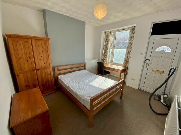 5 Bedroom Terraced House To Rent In Clarendon Park Road, Clarendon Park, LE2