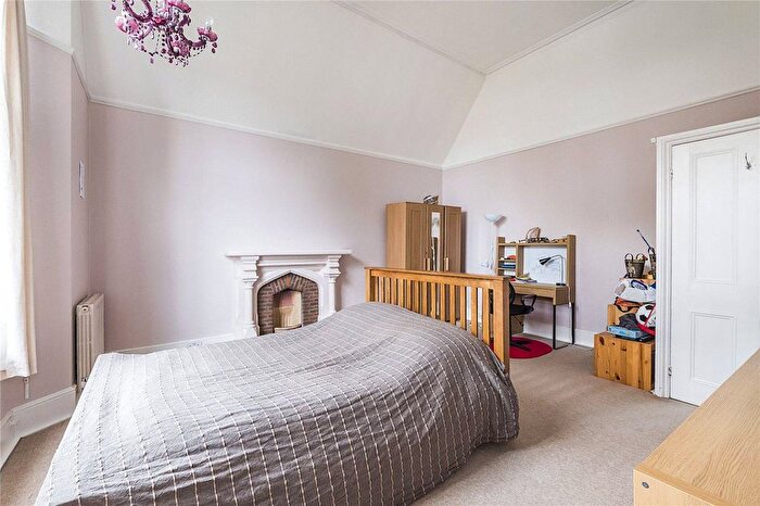 3 Bedroom Flat To Rent In Ridgway, Wimbledon, London, SW19
