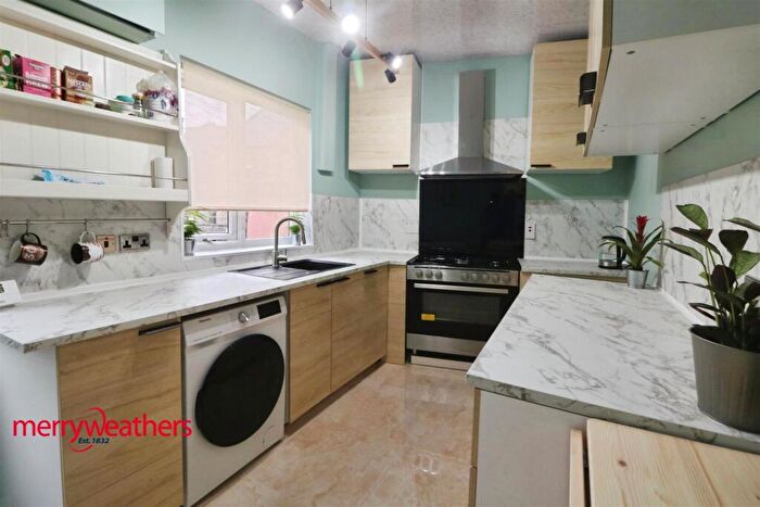 3 Bedroom End Of Terrace House To Rent In Pitt Street West, Barnsley, S70