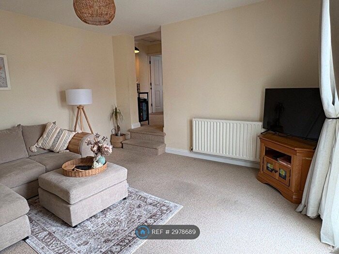 2 Bedroom Flat To Rent In Selborne Road, Bristol, BS7
