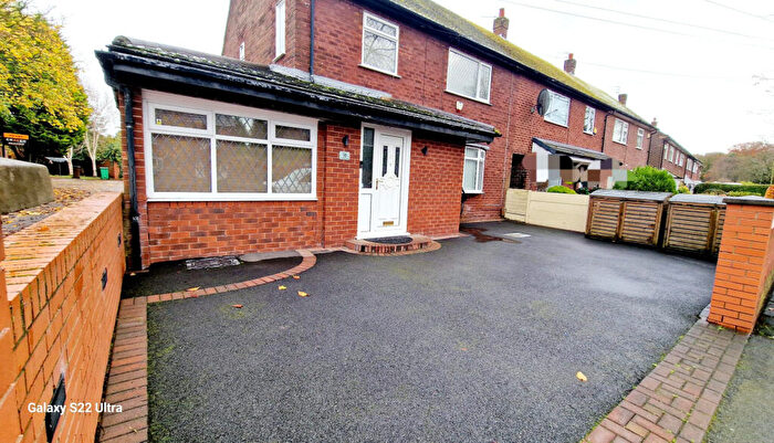 4 Bedroom Semi-Detached House For Sale In Sledmoor Road, Manchester, Wythenshawe, M23