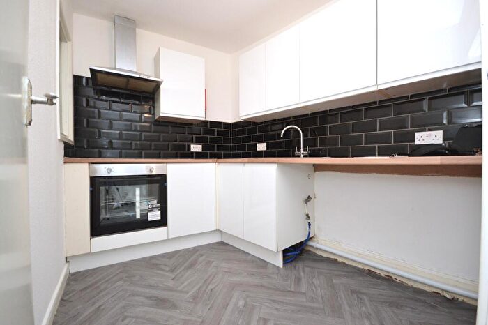 2 Bedroom Flat To Rent In Boscombe, BH5