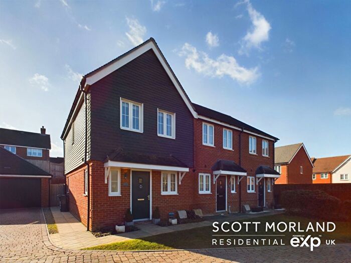 2 Bedroom End Of Terrace House For Sale In Mill Mead, Basingstoke, Hampshire, RG25