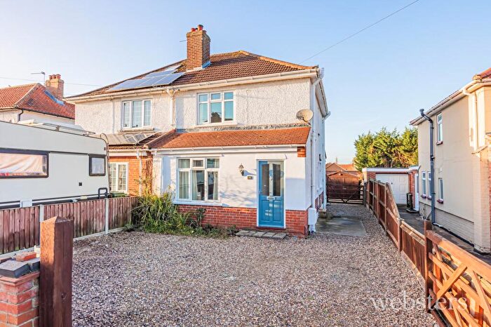 3 Bedroom Semi Detached House For Sale In Cromwell Road, Norwich, NR7