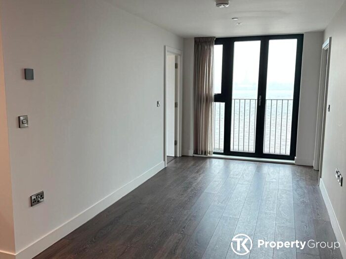 2 Bedroom Apartment For Sale In Jesse Hartley Way, Liverpool, L3