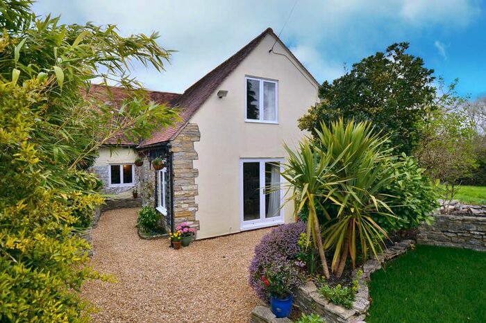 3 Bedroom Semi-Detached House For Sale In West Side, West Side, North Littleton, Evesham, WR11