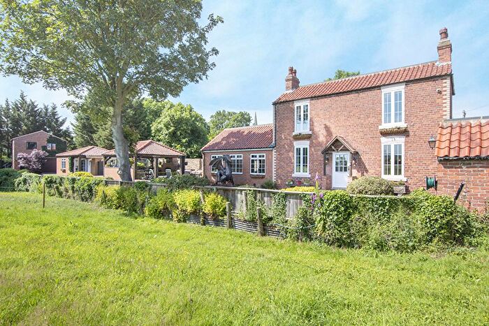4 Bedroom Detached House For Sale In Manor Road, Doncaster, DN10
