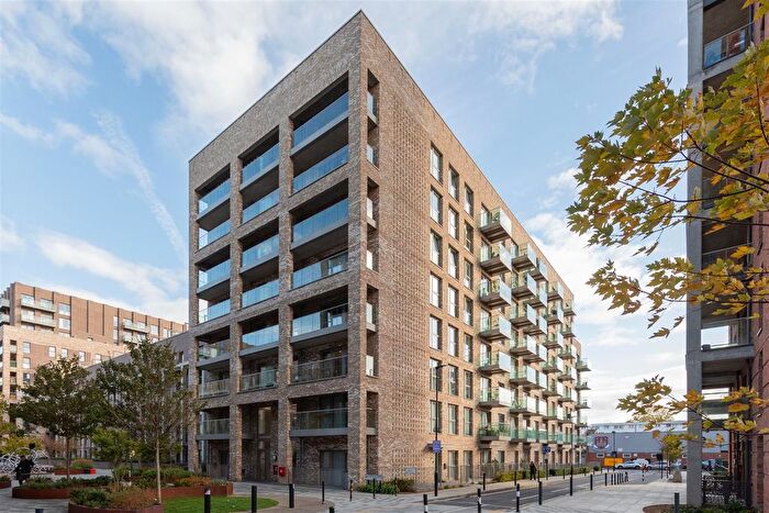 3 Bedroom Flat For Sale In Shipbuilding Way, Upton Park, E13