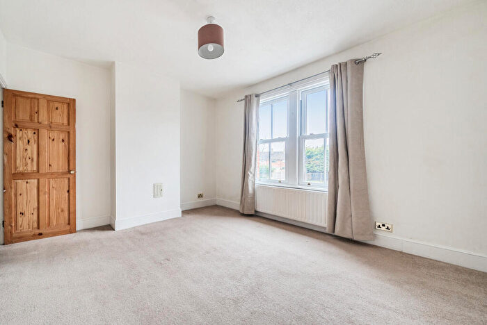 3 Bedroom Semi-Detached House For Sale In Woking Road, Guildford, GU1
