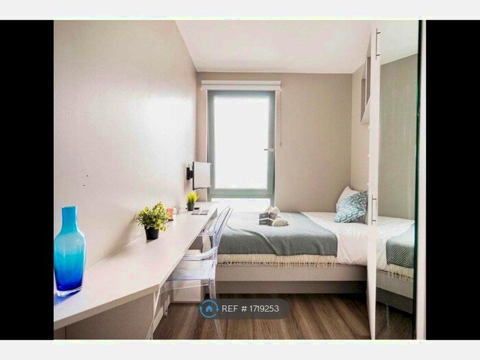 Studio To Rent In Old Oak Lane, London, NW10