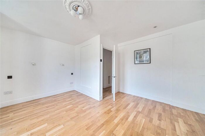 1 Bedroom Apartment For Sale In Devonshire Road, London, SE23