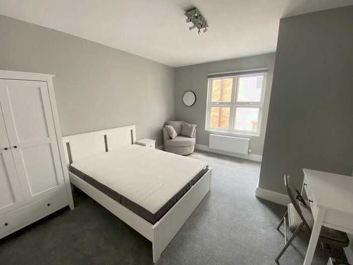 Studio To Rent In St Michaels Road, Aldershot, GU12