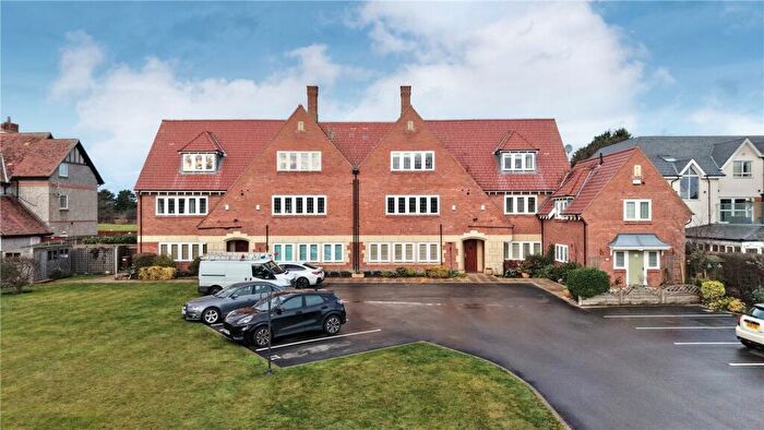 2 Bedroom Apartment For Sale In Meols Court, Hoylake, Wirral, Merseyside, CH47
