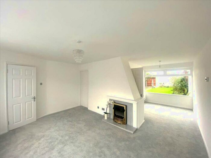 3 Bedroom Terraced House To Rent In Treelawn Drive, Leigh On Sea, SS9