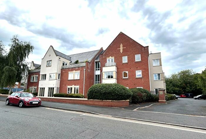 3 Bedroom Flat To Rent In Station Road, Sutton Coldfield, West Midlands, B73