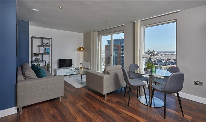 2 Bedroom Apartment To Rent In New Bridge Street Salford, M3