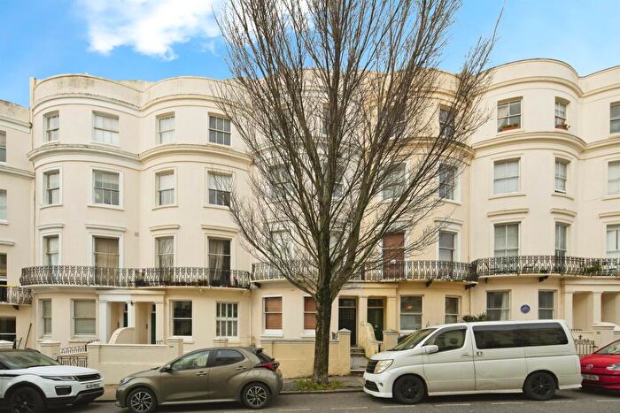2 Bedroom Apartment For Sale In Lansdowne Place, Hove, BN3