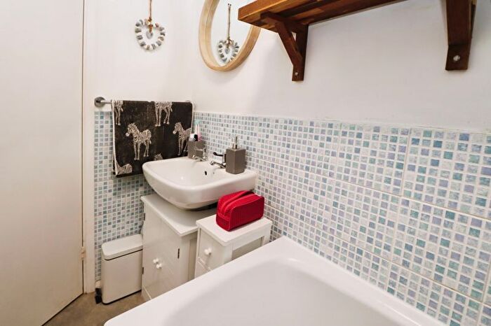 2 Bedroom Flat For Sale In Campernell Close, Brightlingsea, CO7