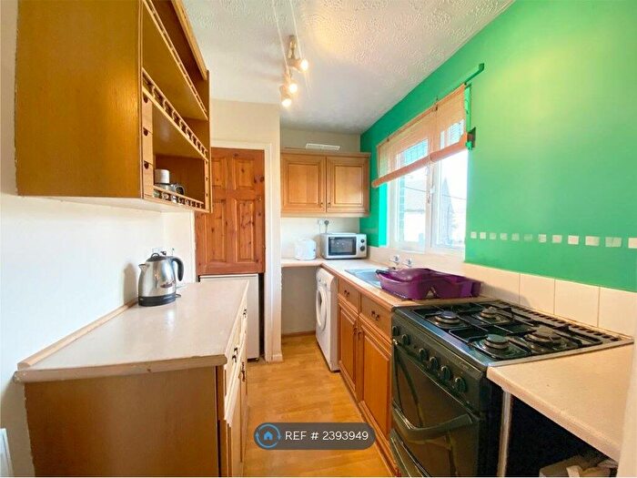 1 Bedroom Maisonette To Rent In Sunbury Grove, Huddersfield, HD5
