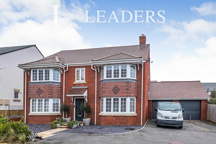 5 Bedroom Detached House To Rent In Cozens Grove, SN6