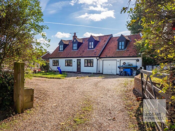 4 Bedroom Detached House For Sale In Crostwick Lane, Spixworth, Norfolk, NR10