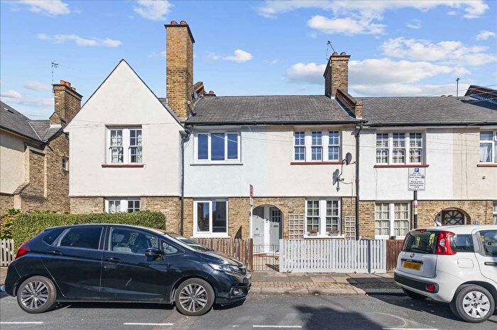 2 Bedroom Maisonette To Rent In Cowick Road, London, SW17