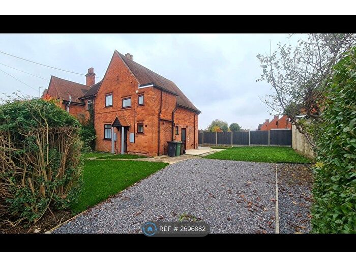 3 Bedroom Semi-Detached House To Rent In St. Andrews Road, Didcot, OX11