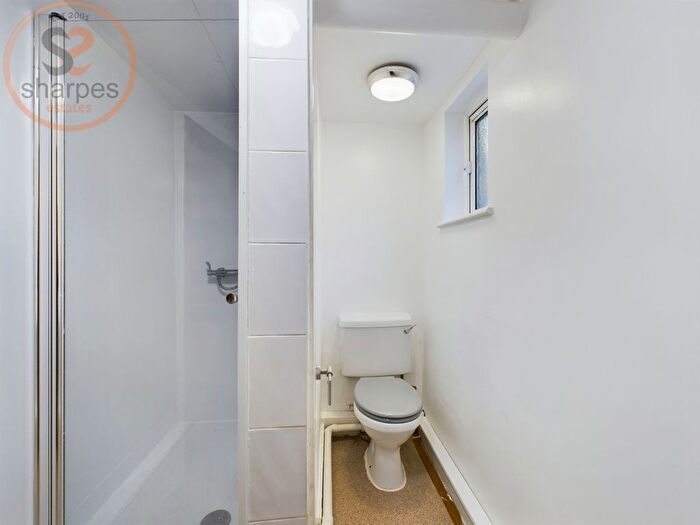 2 Bedroom Flat To Rent In A Garratt Terrace, London, SW17