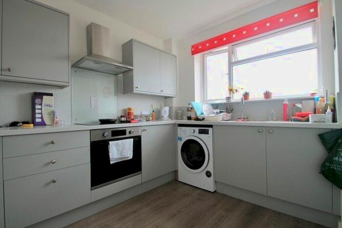1 Bedroom Flat To Rent In Brackley Road, Beckenham, BR3