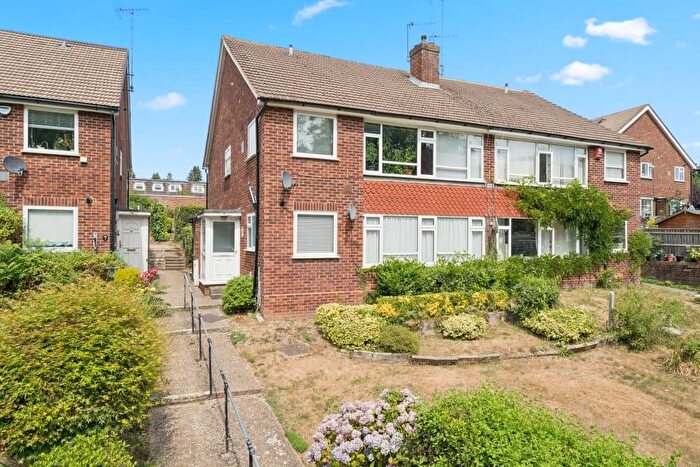 2 Bedroom Maisonette For Sale In Bedford Avenue, Amersham, HP6