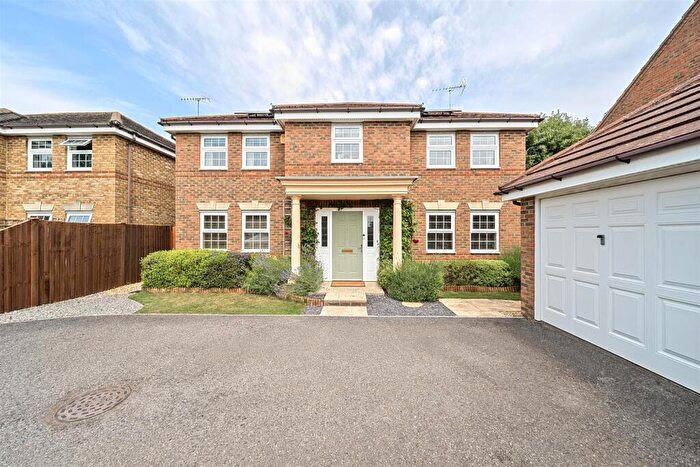 4 Bedroom Detached House For Sale In The Cedars, Barnham, PO22