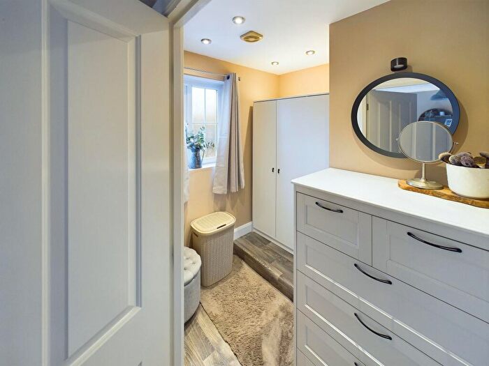 2 Bedroom Coach House For Sale In Goddard Court, Mapperley Plains, Nottingham, NG3