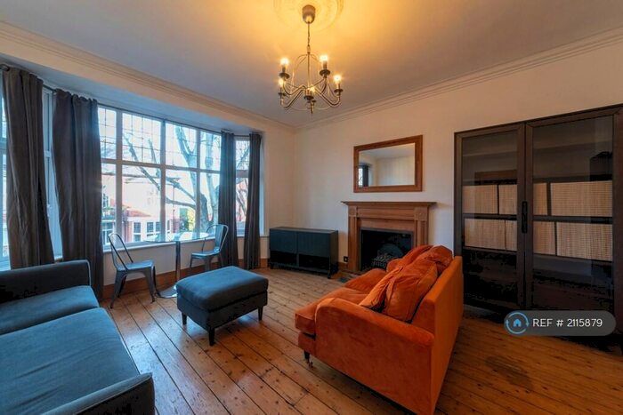 3 Bedroom Flat To Rent In Burlington Road, Nottingham, NG5